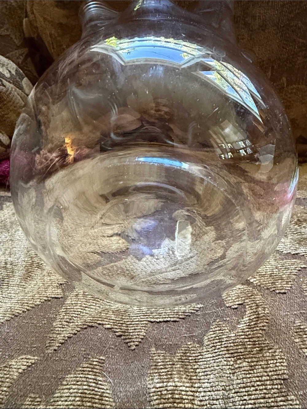 Clear Ruffle-Edge Glass Vase - Elegant Table Accent Vintage 8” tall